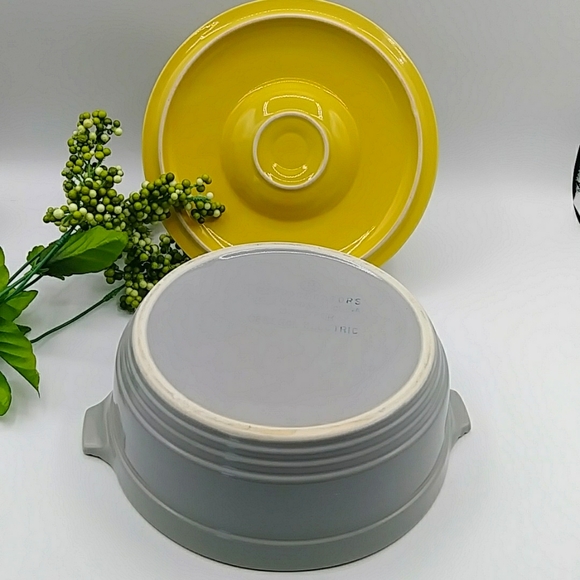 1940-50s General Electric 2 QT Refrigerators Hall Ovenware W Lid. - Picture 2 of 14